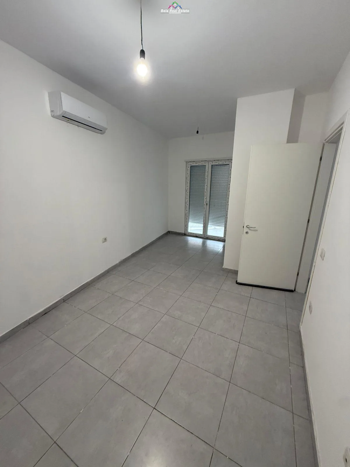 Zyre me Qera 2+1 tek Rruga e Barrikadave (ID BZ2849) Tirane