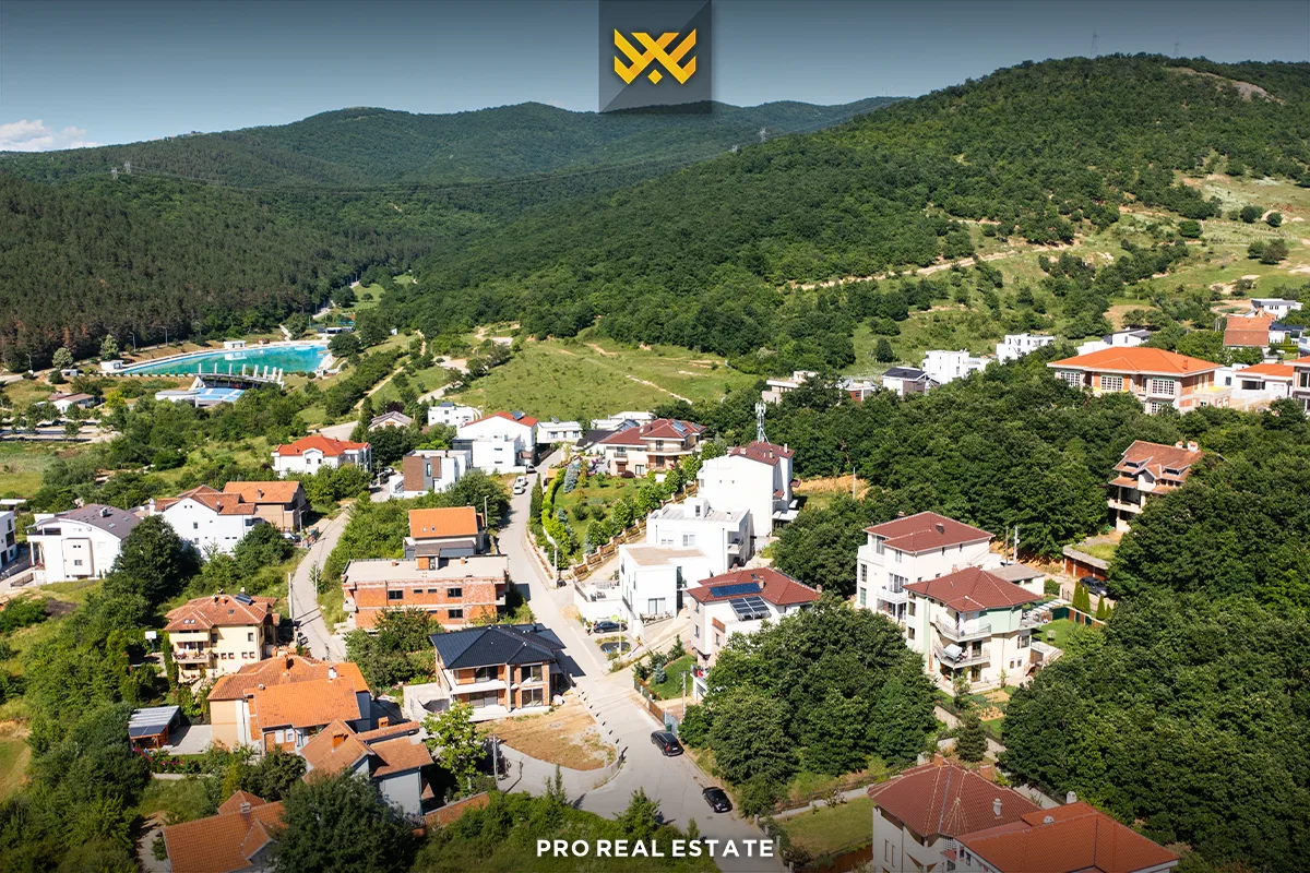 Shtëpi 250m² për #SHITJE në Sofali.