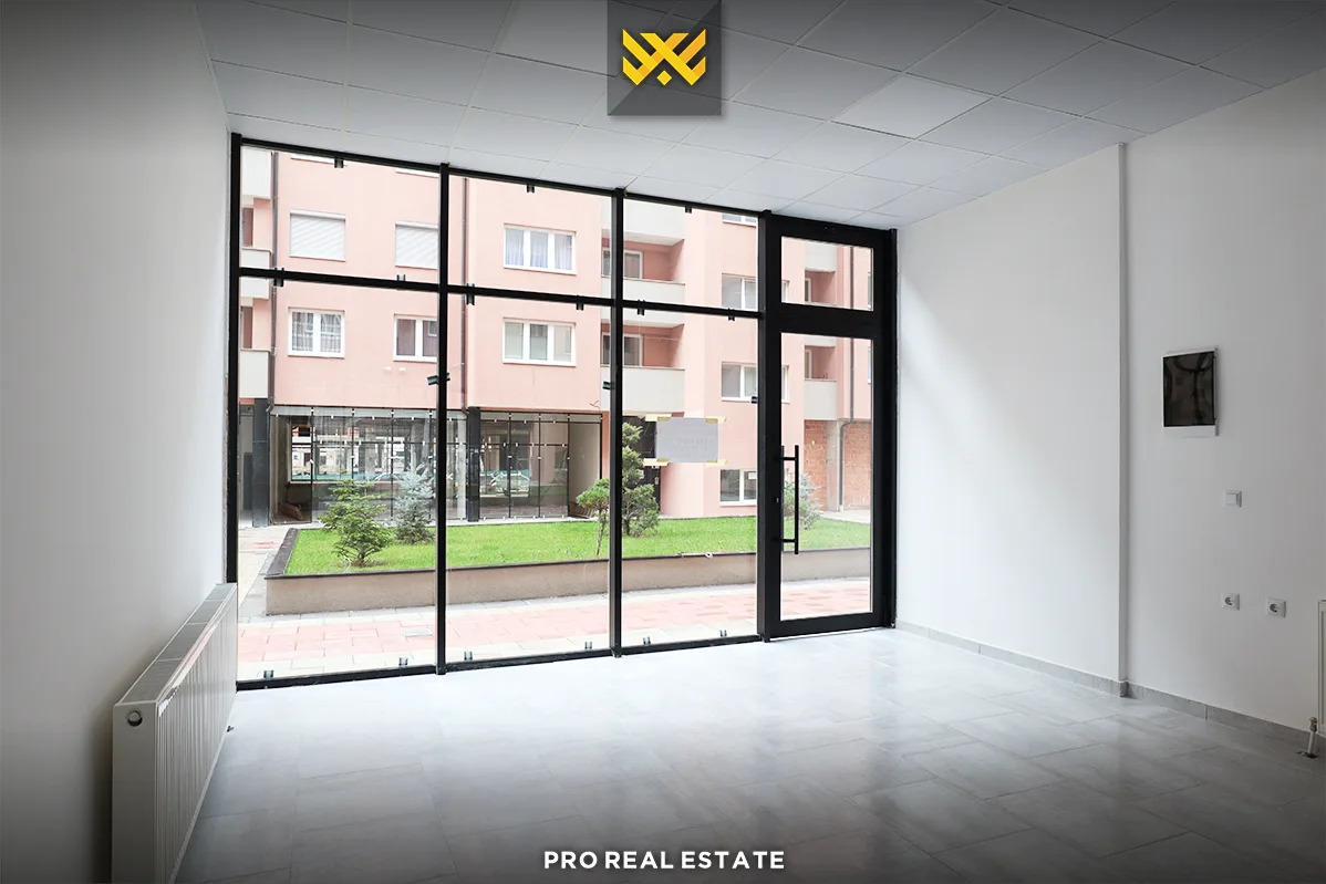 Lokal 89m² me #QIRA në Fushë Kosovë.