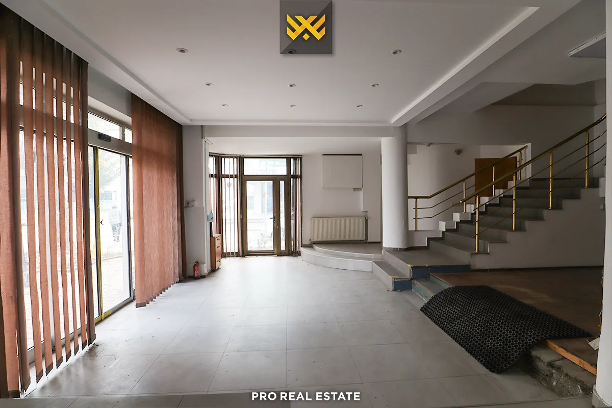 Shtëpi 1089m² me #QIRA në Pejton