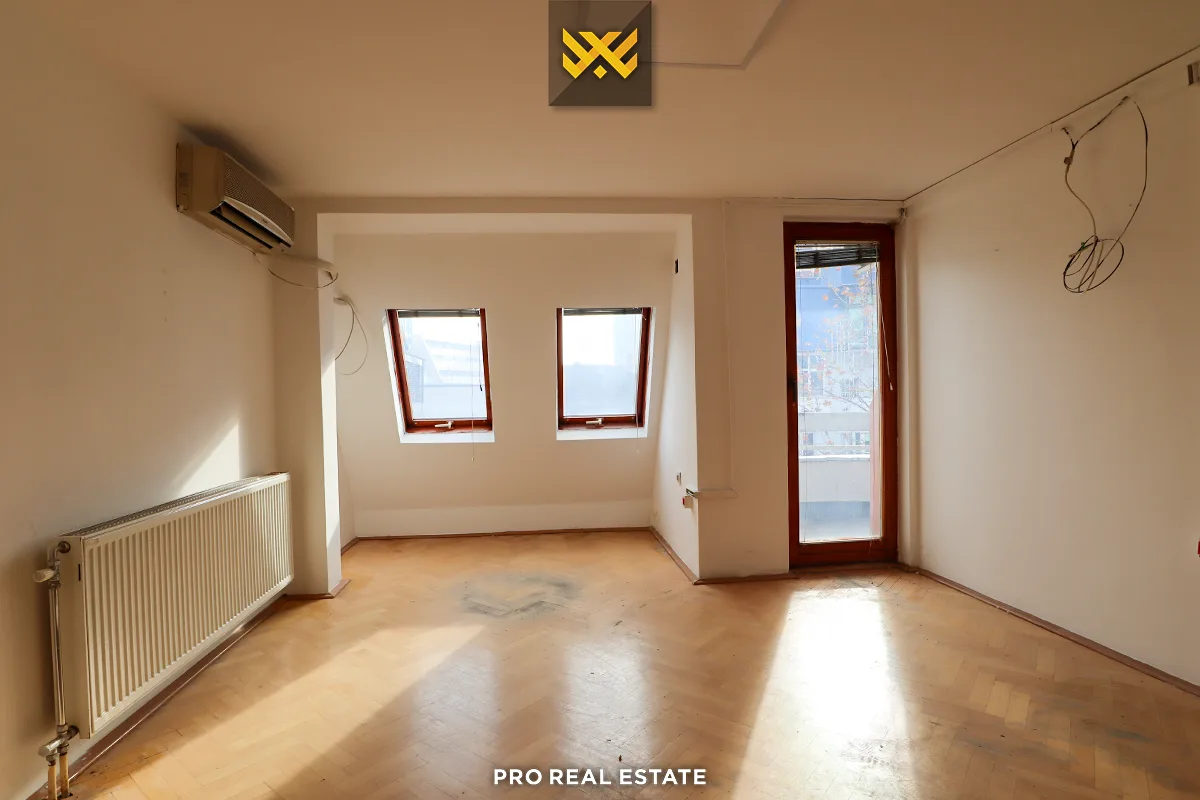 Shtëpi 1089m² me #QIRA në Pejton
