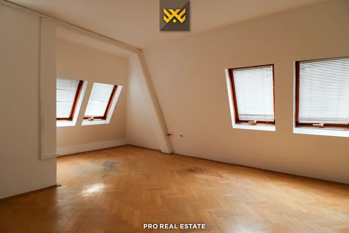 Shtëpi 1089m² me #QIRA në Pejton