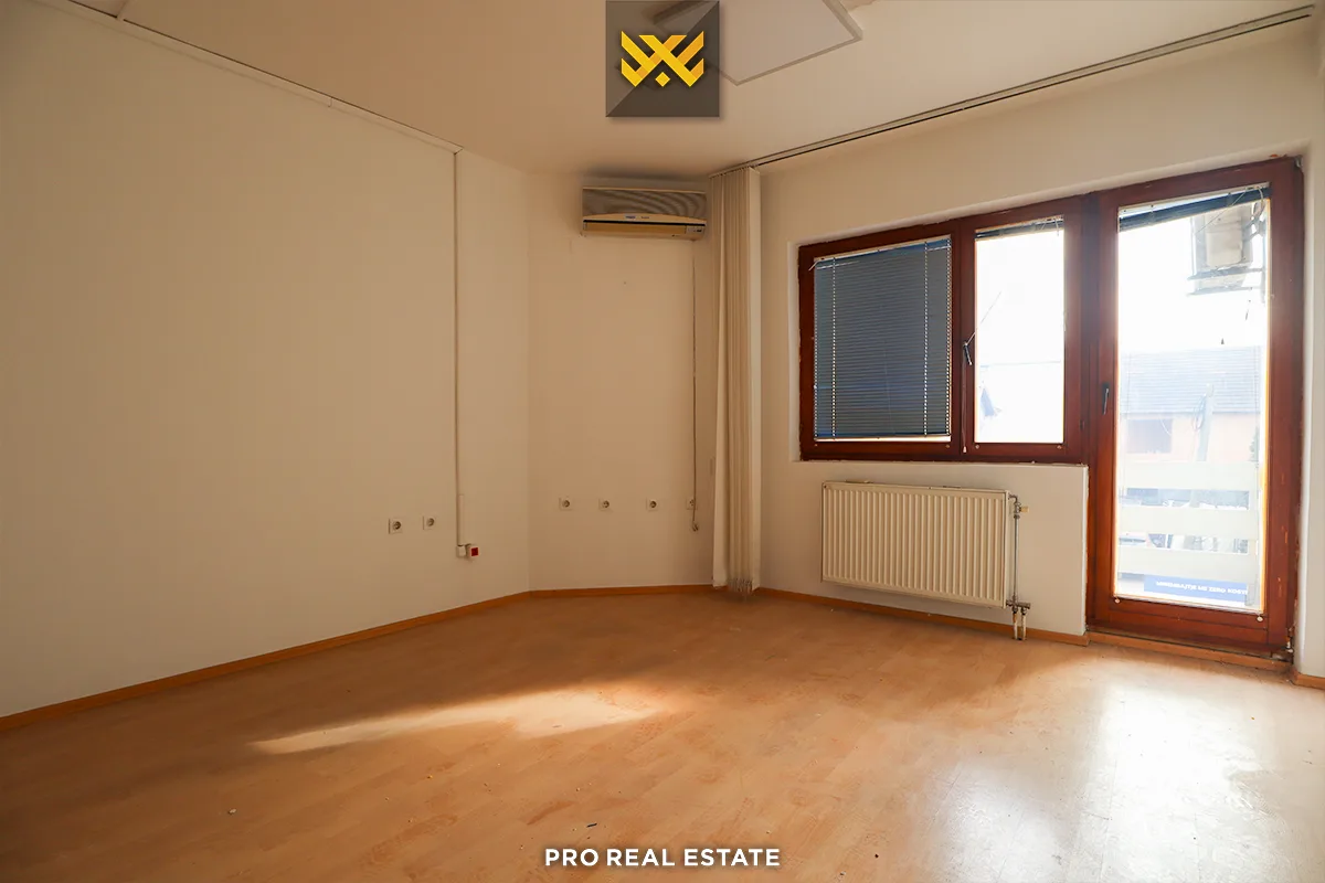 Shtëpi 1089m² me #QIRA në Pejton