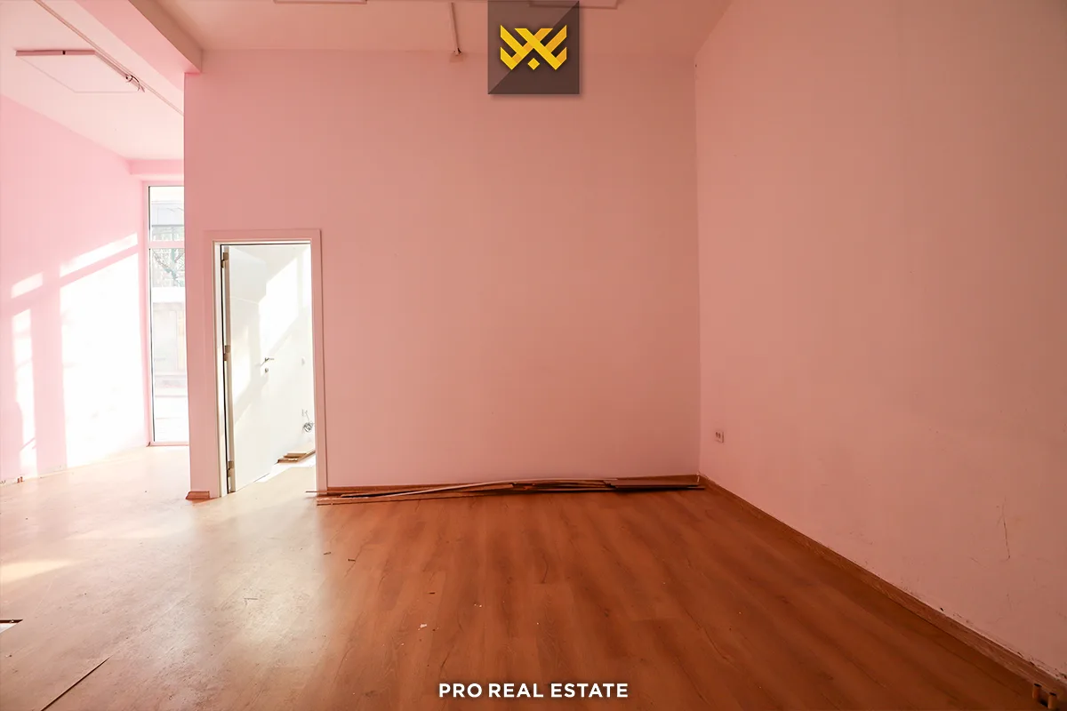 Shtëpi 1089m² me #QIRA në Pejton