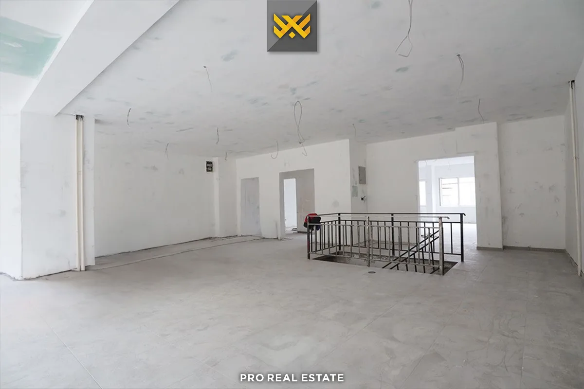 Lokal 400m² me #QIRA në Dardani