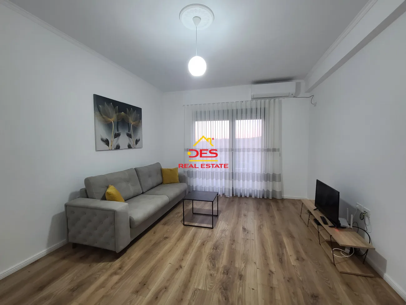 JEPET APARTAMENT 1+1 ME QIRA NË LUNGOMARE, VLORË 📍 Pranë Shkollës së Marinës