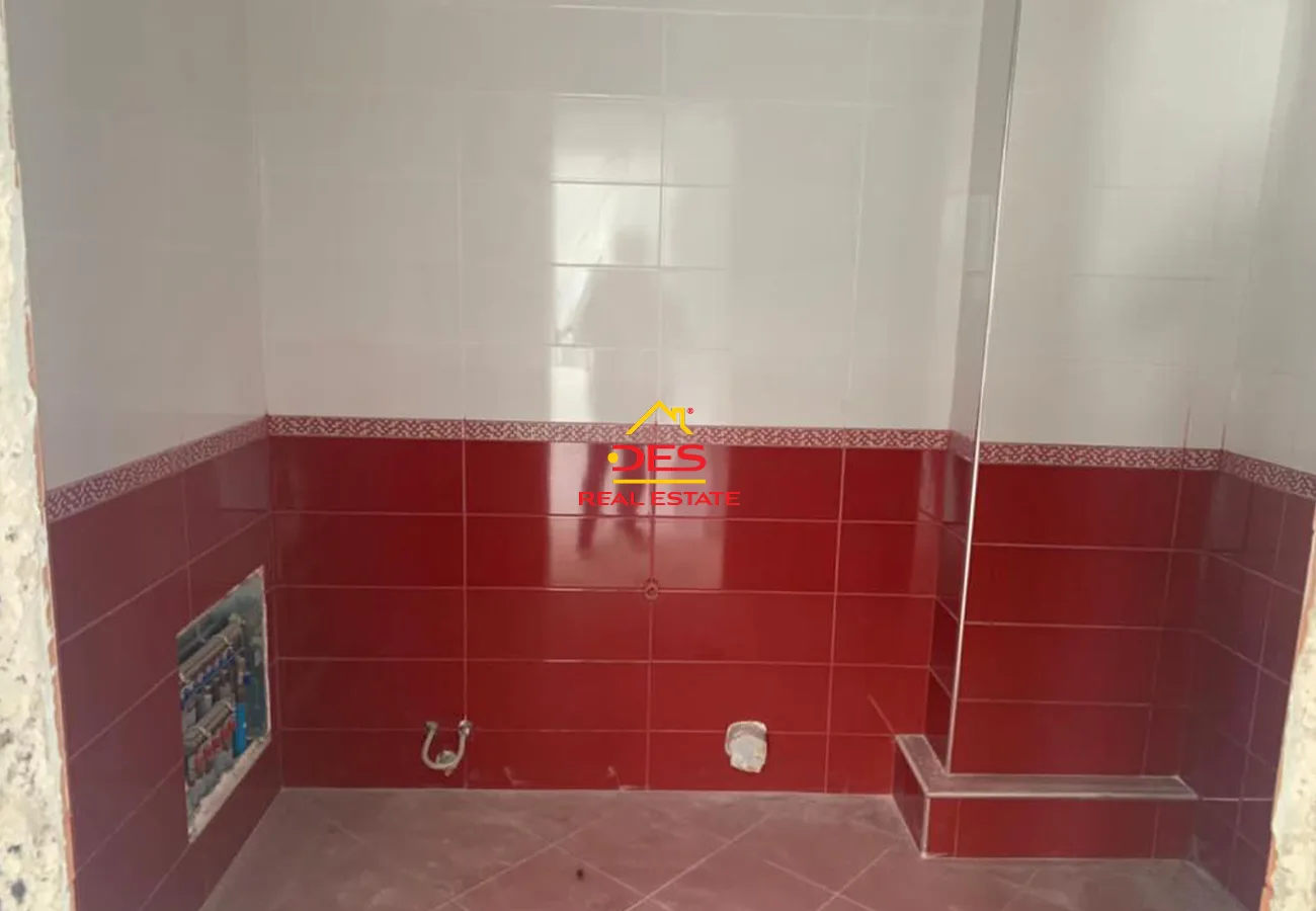 Shitet apartament 2+1+2 në sarandë