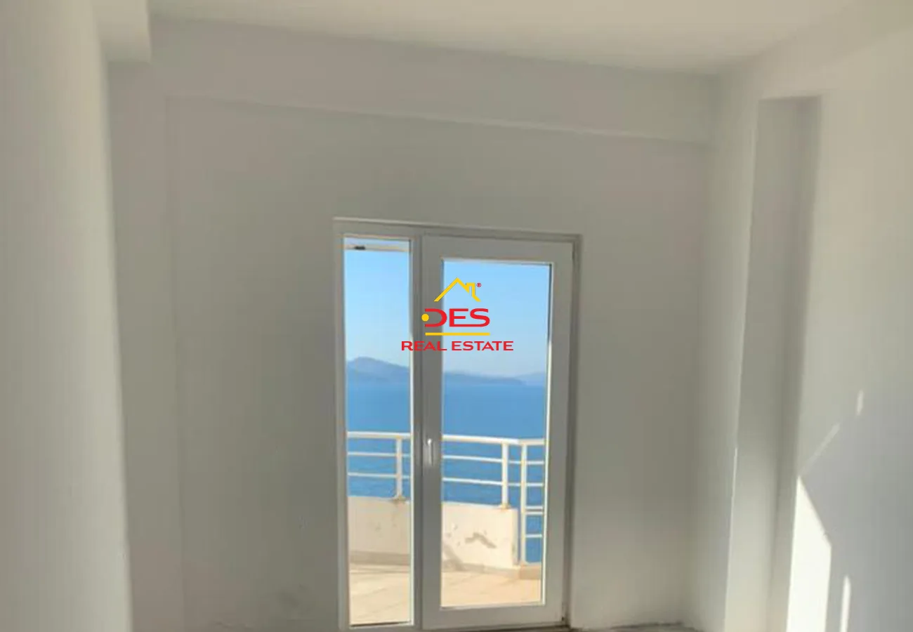 Shitet apartament 2+1+2 në sarandë