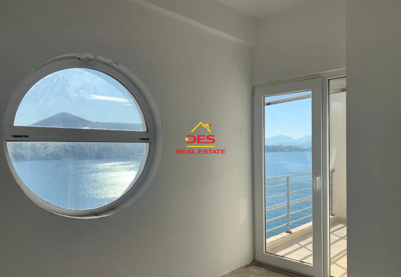 Shitet apartament 2+1+2 në sarandë