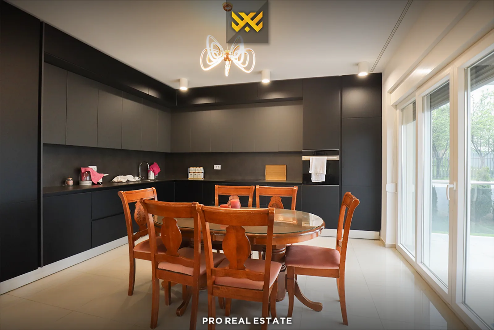 Shtëpi 412m² në #SHITJE te Kodra e Trimave.