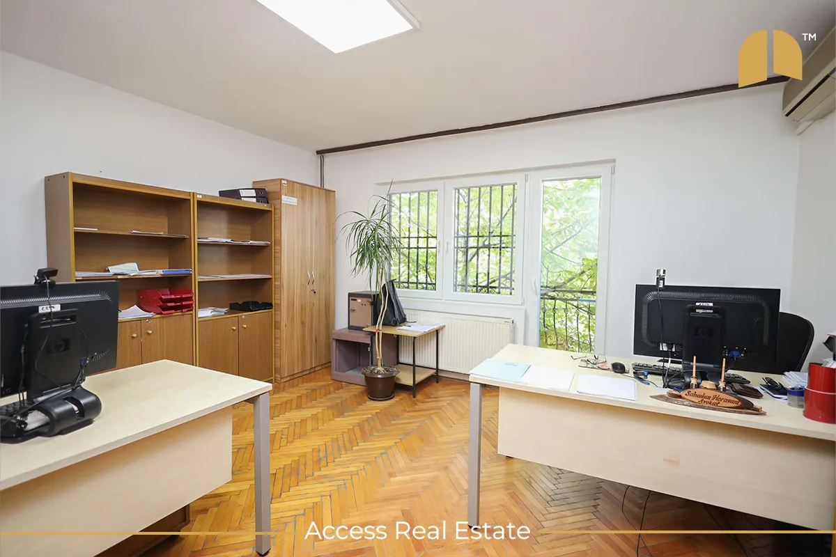 Shtëpi/ZYRE me QIRA – 430m² – Pejton