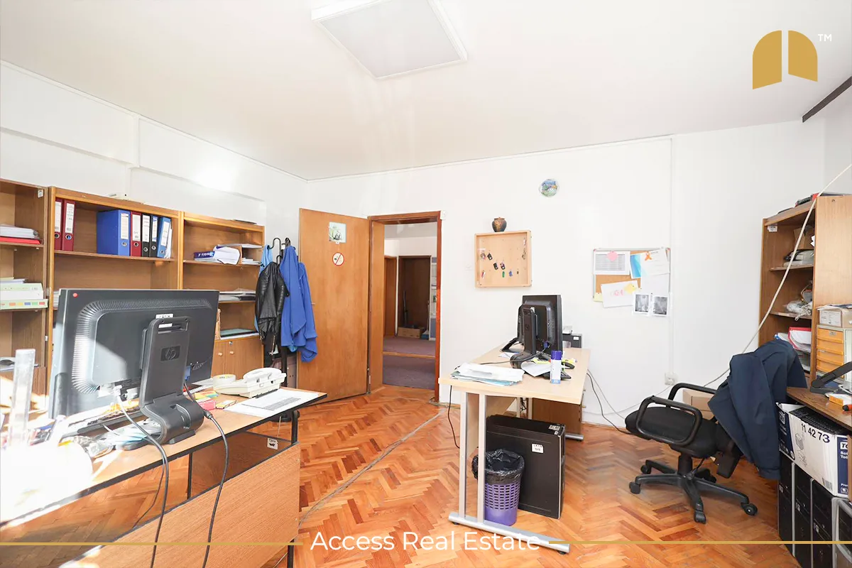Shtëpi/ZYRE me QIRA – 430m² – Pejton
