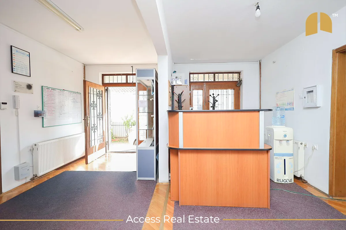 Shtëpi/ZYRE me QIRA – 430m² – Pejton