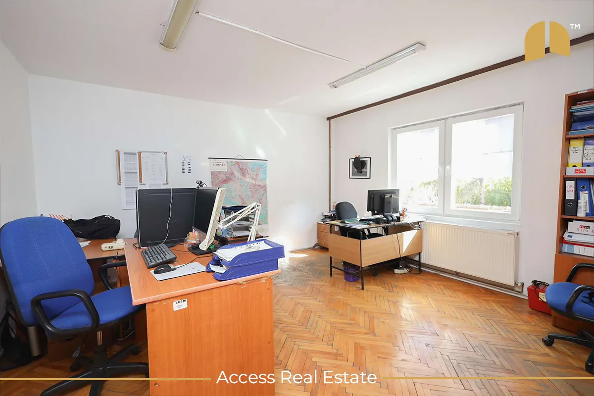 Shtëpi/ZYRE me QIRA – 430m² – Pejton