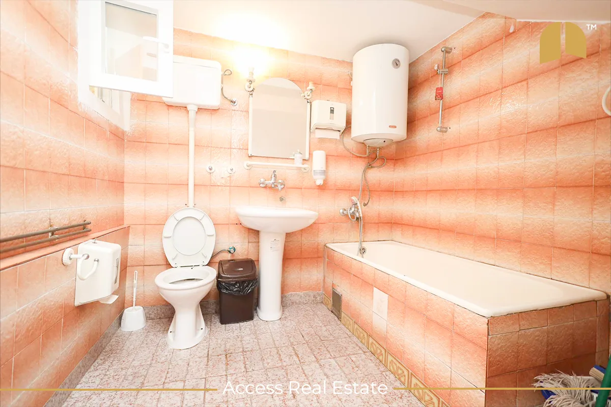 Shtëpi/ZYRE me QIRA – 430m² – Pejton