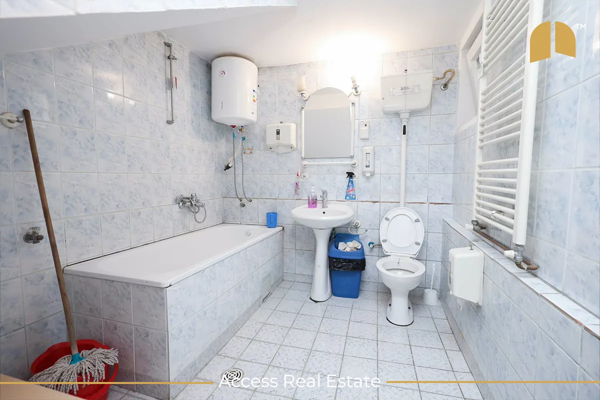 Shtëpi/ZYRE me QIRA – 430m² – Pejton