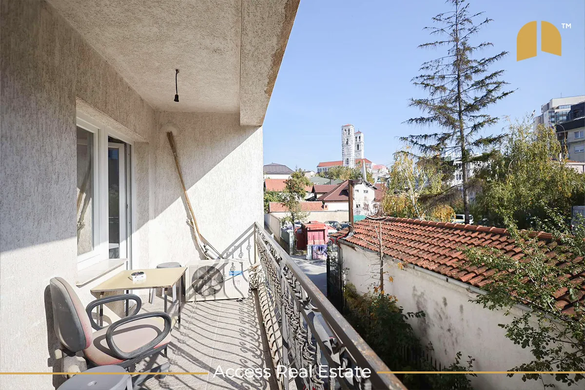 Shtëpi/ZYRE me QIRA – 430m² – Pejton