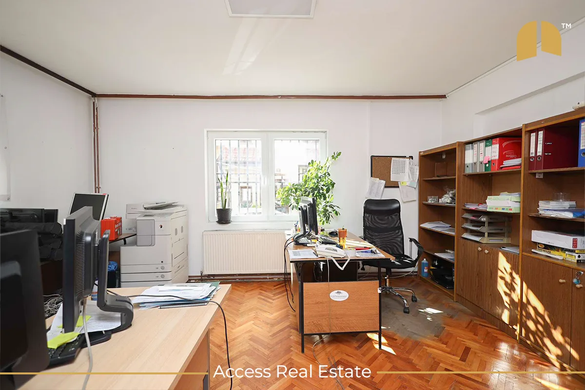 Shtëpi/ZYRE me QIRA – 430m² – Pejton