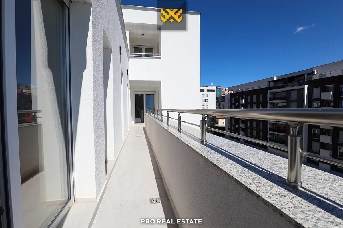 Banesë / Penthouse 175m² + 40m² me #QIRA te Mati 1