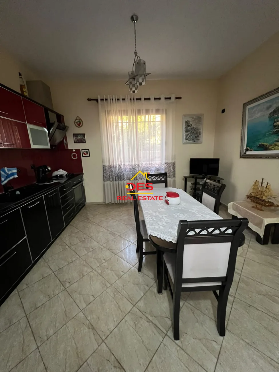 Shitet shtëpi private 2-katëshe në lagjen “partizani”, mbi spitalin rajonal, vlorë