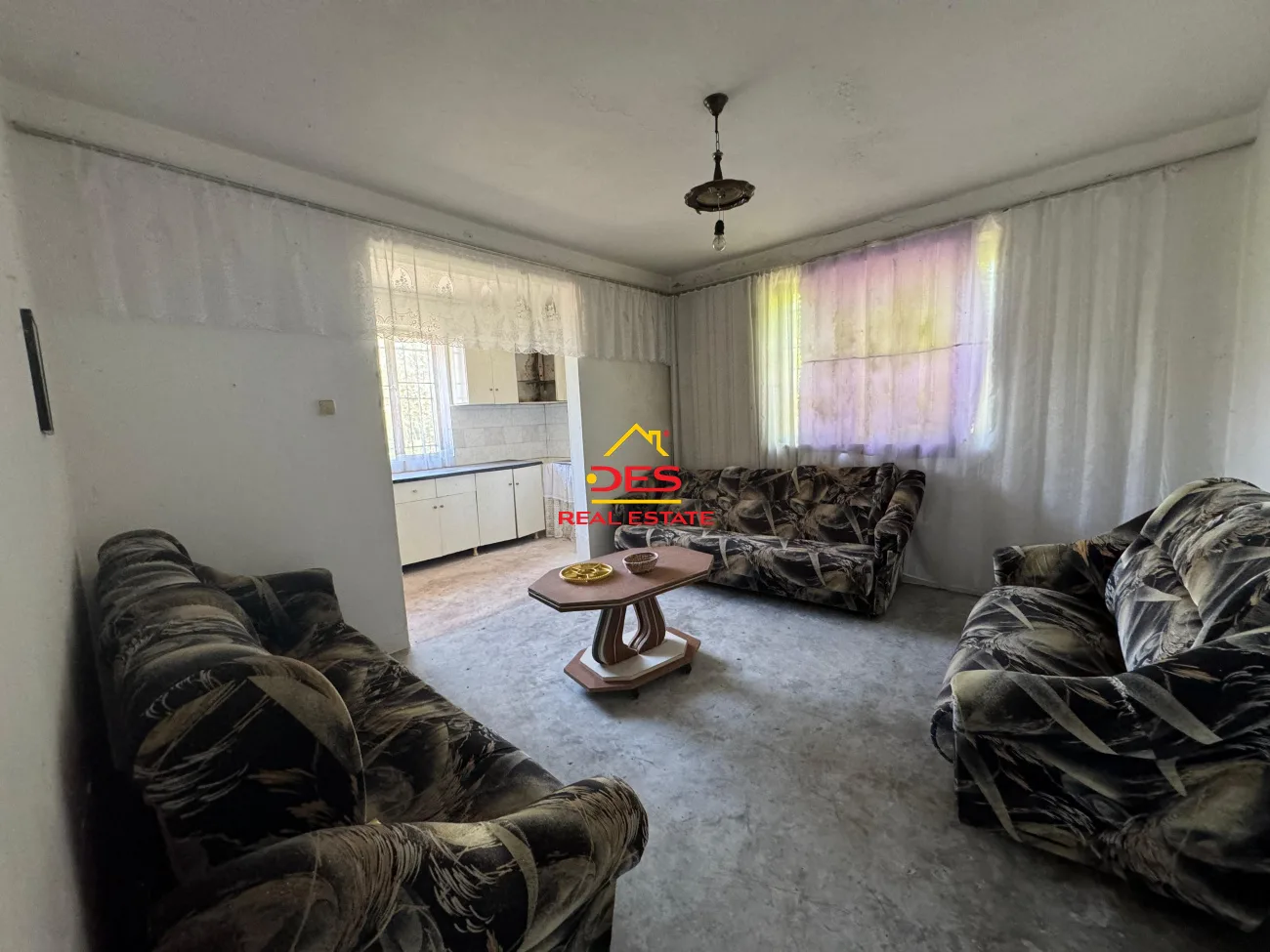 Shitet shtëpi private në fshatin sherishtë, vlorë