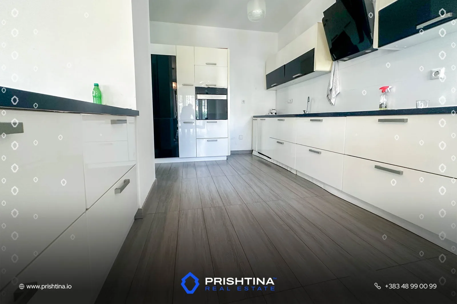 Shtëpi me qira 260m² te Bregu i Diellit