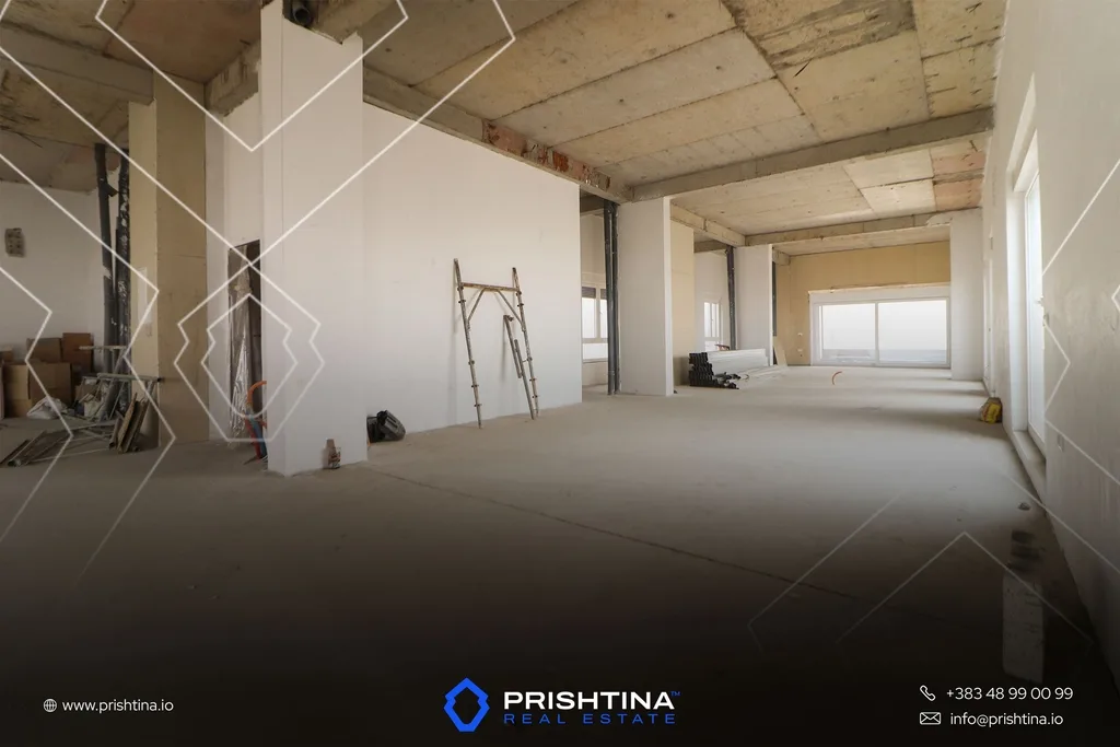 Penthouse në #shitje 263m² + 151m² terrasë në Rrugën C
