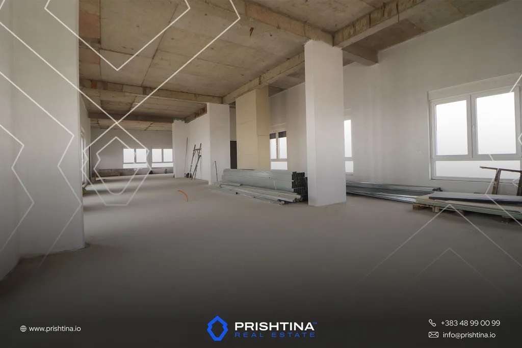 Penthouse në #shitje 263m² + 151m² terrasë në Rrugën C