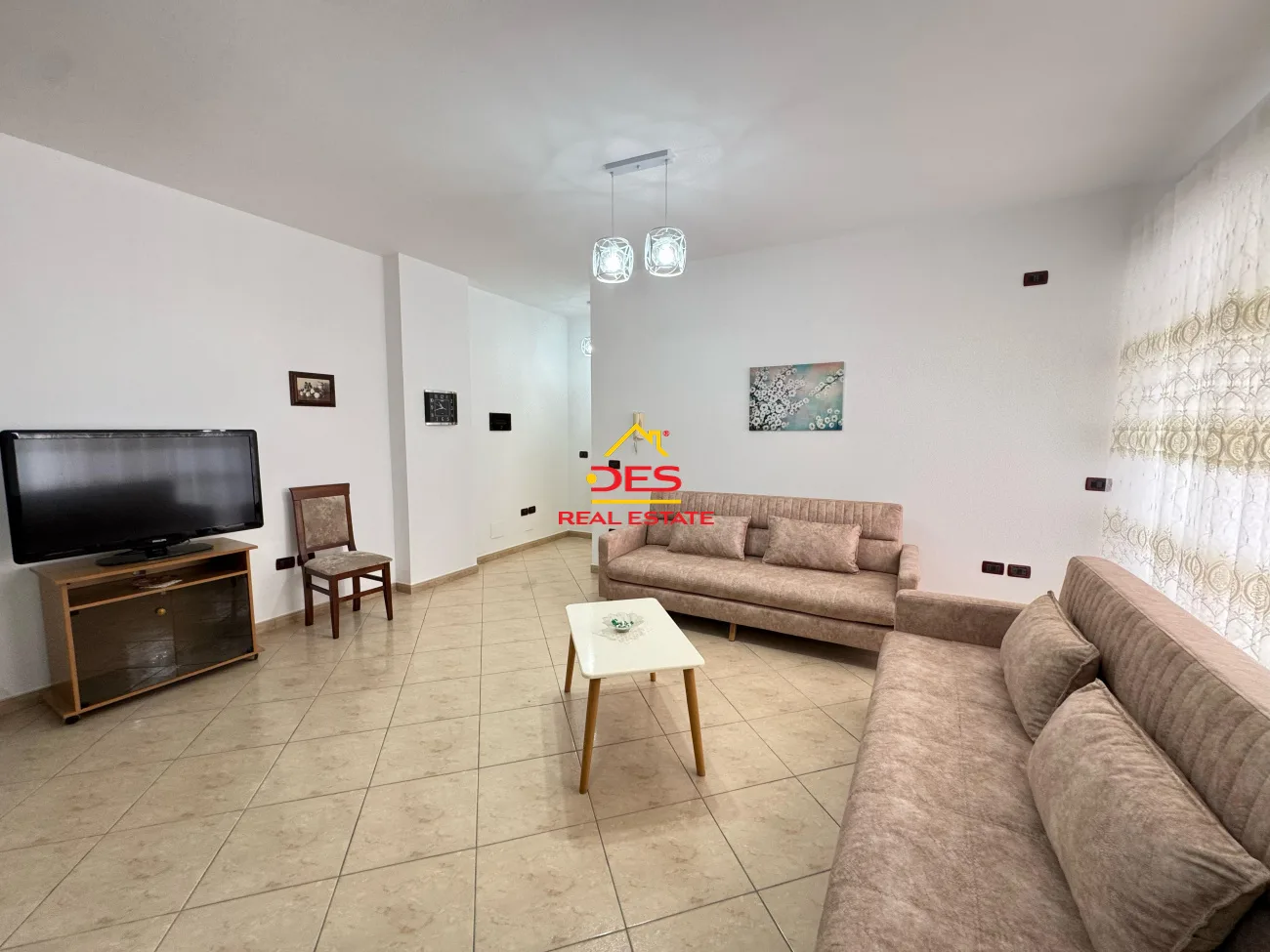 Jepet me qira apartament 1+1 te shtëpia e oficerave , vlorë