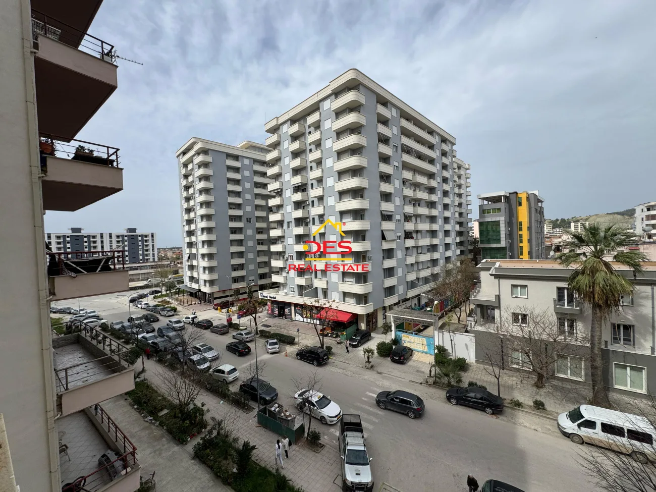Jepet me qira apartament 1+1 te shtëpia e oficerave , vlorë