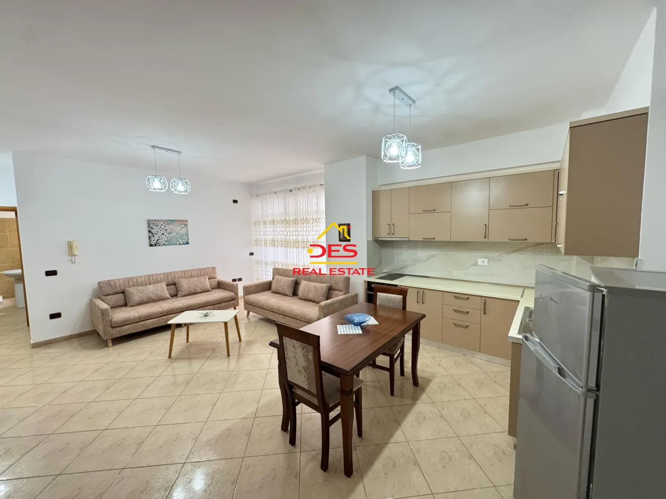 Jepet me qira apartament 1+1 te shtëpia e oficerave , vlorë
