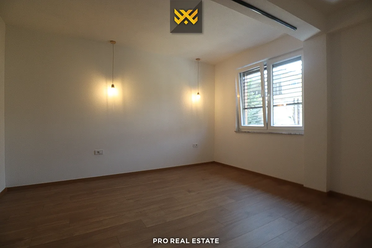 Kat shtëpie/ Zyrë 180m² me #QIRA në Dragodan