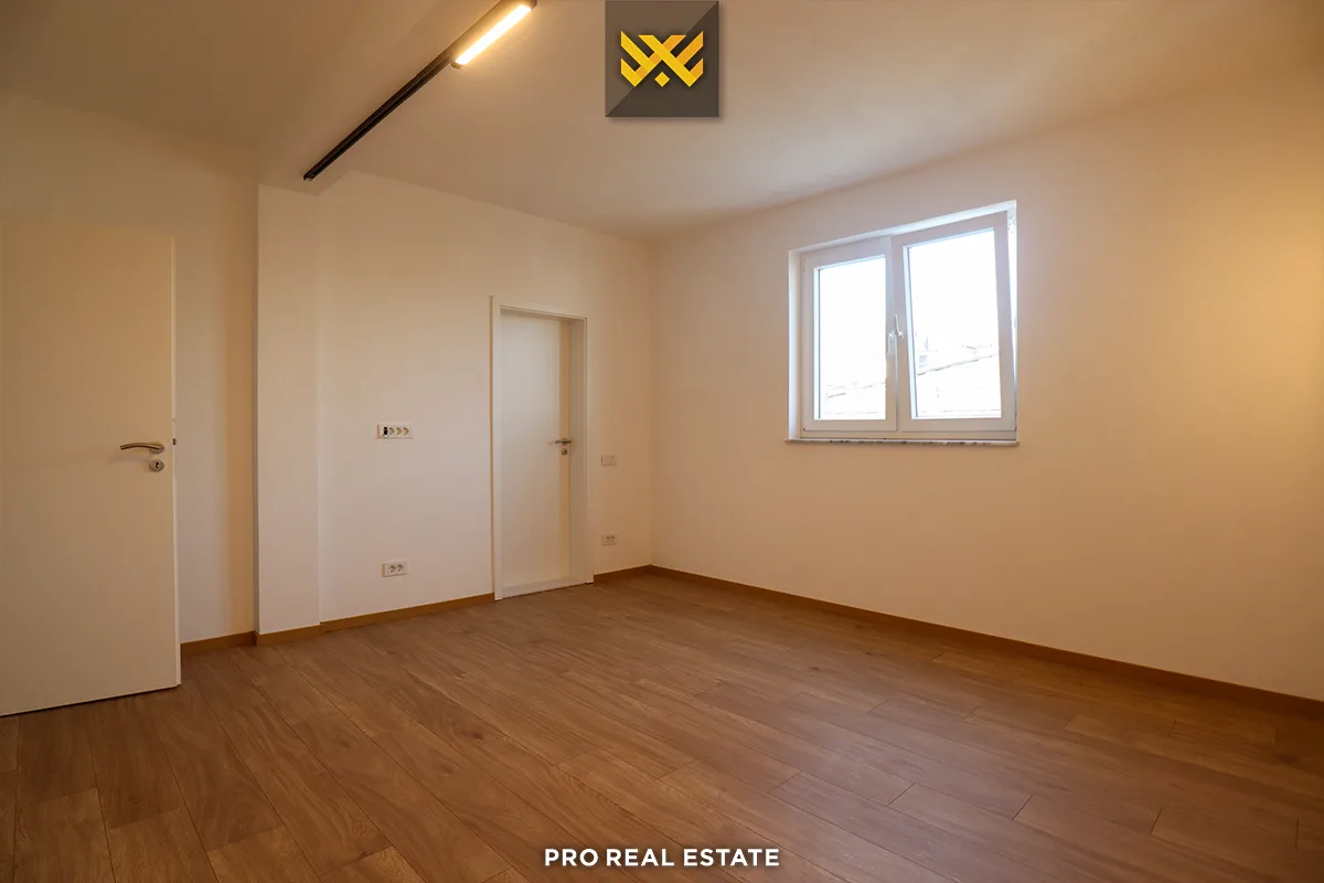 Kat shtëpie/ Zyrë 180m² me #QIRA në Dragodan
