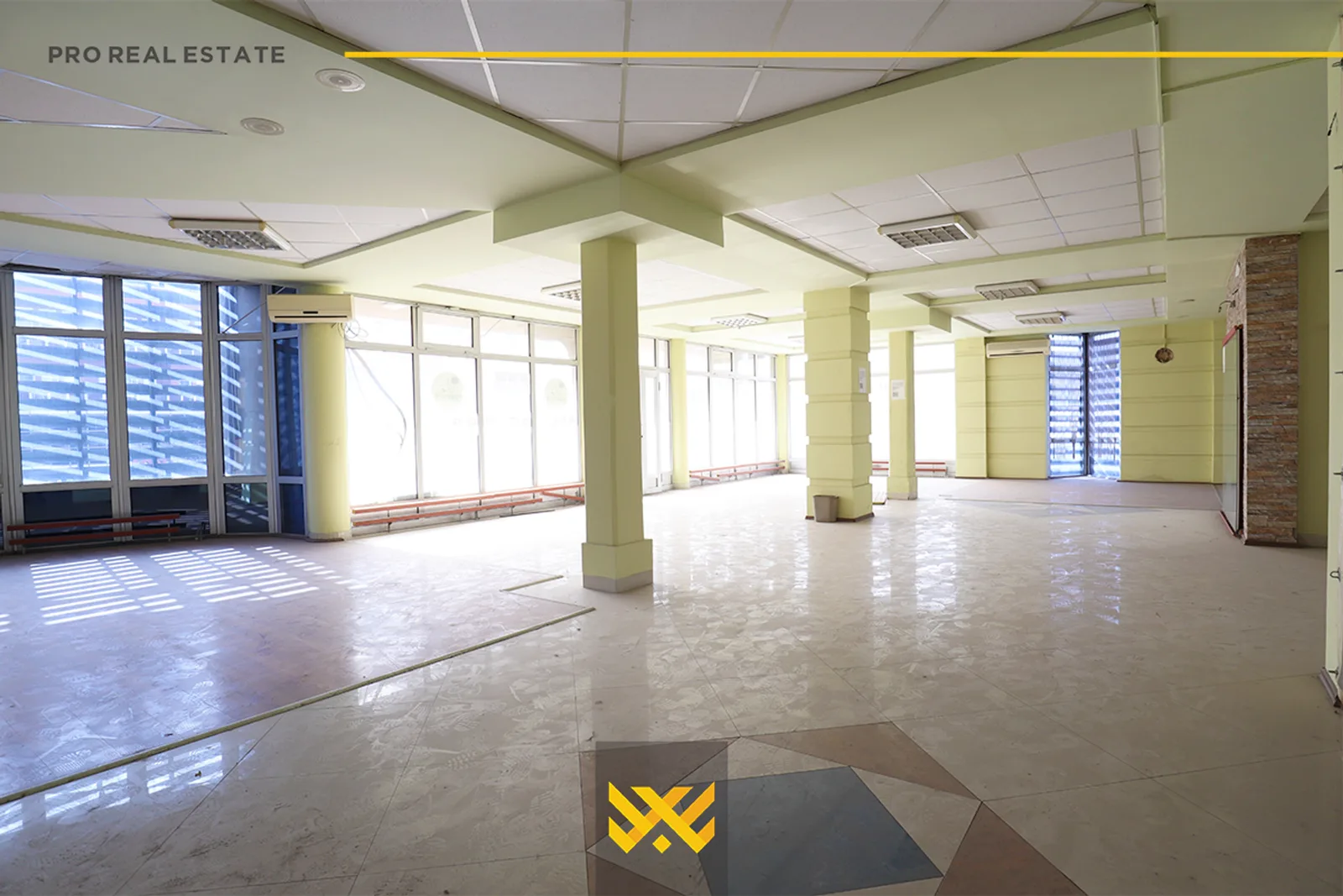 Lokal 420m2 me #QIRA në Fushë Kosovë.