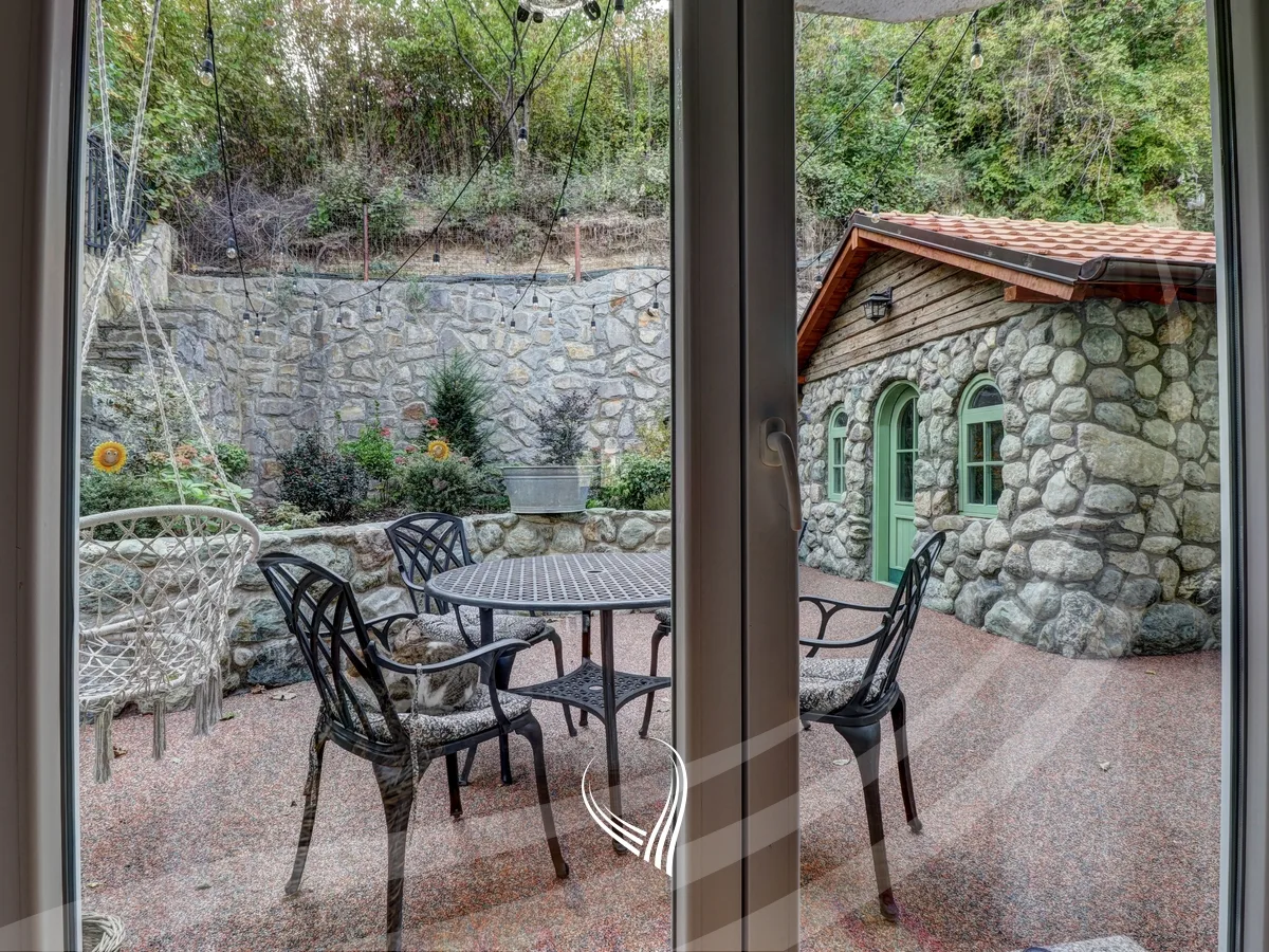 Shtëpi me 3 dhoma gjumi me qira në lagjen Sofalia