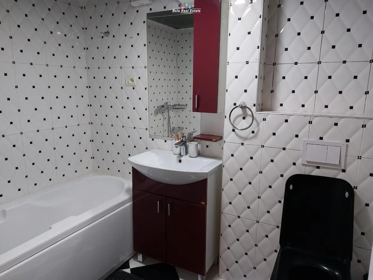 Apartament Me Qera 2+1 Tek Shallvaret (ID B221257) Tirane