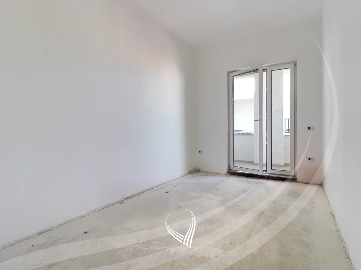 Penthouse me 3 dhoma gjumi në shitje në lagjen Mati 1 – Rruga A