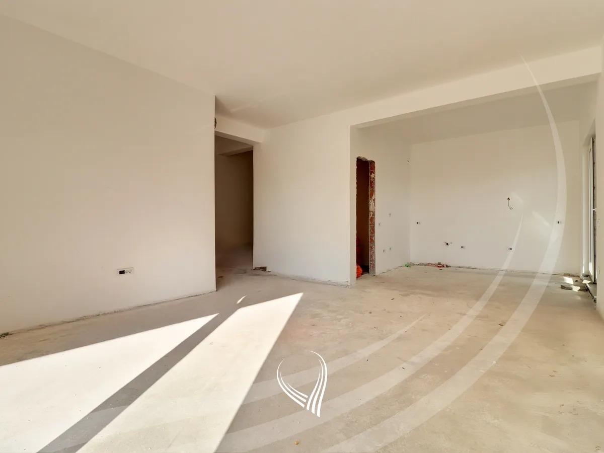 Penthouse me 3 dhoma gjumi në shitje në lagjen Mati 1 – Rruga A