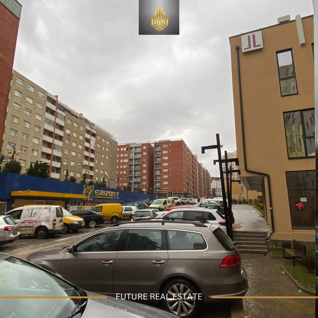 Lokal me QERA/115m²