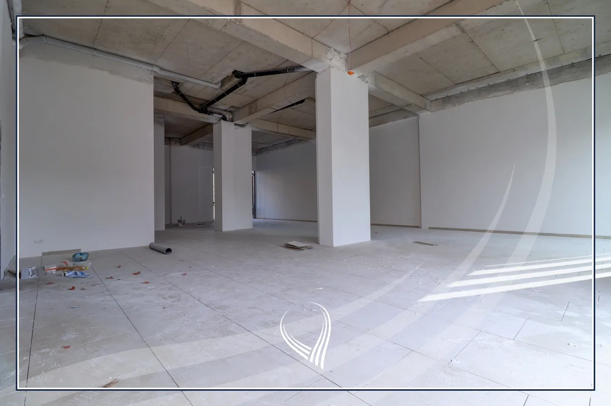 Lokal 158.64 m2 në shitje në lagjen Bregu i Diellit – Kompleksi Vëllezërit Asllani