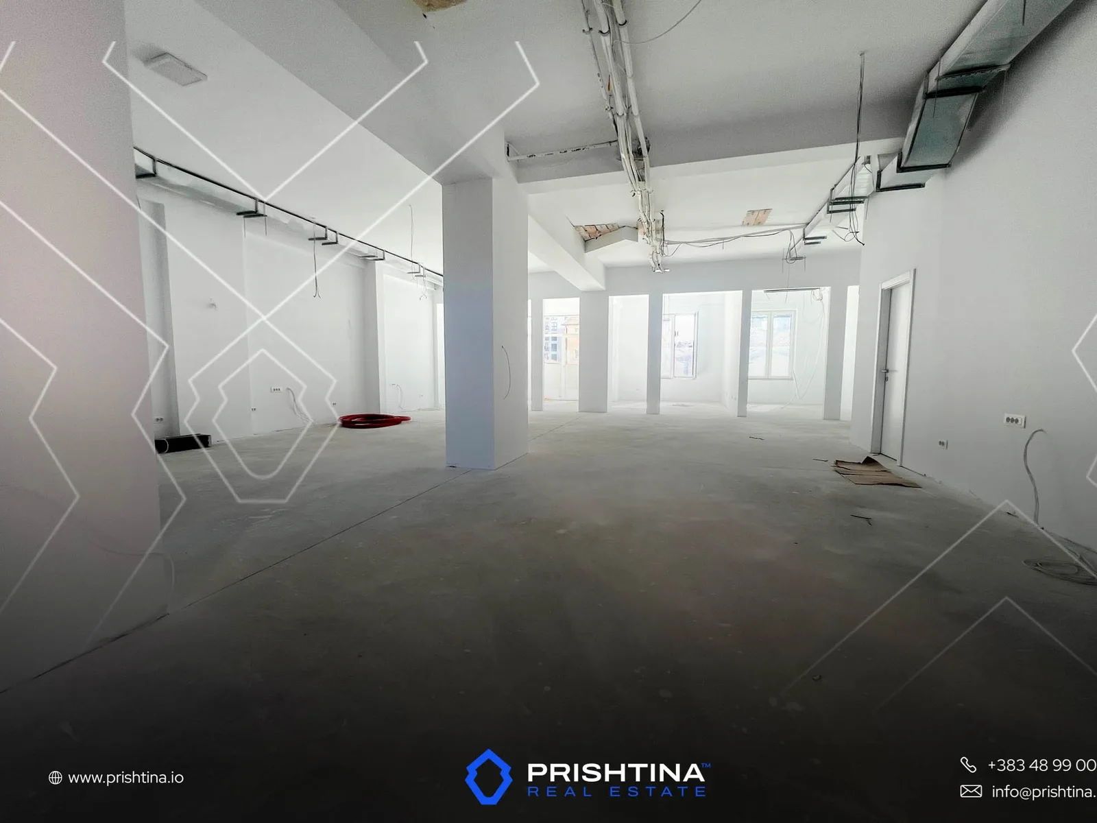 Zyre me qira 400m² te Bregu i Diellit
