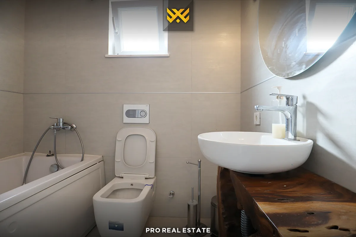 Shtëpi 230m² me #QIRA në Veternik