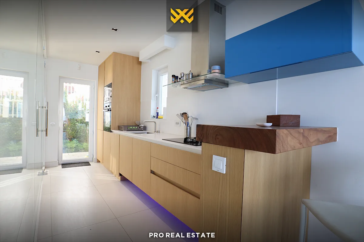 Shtëpi 230m² me #QIRA në Veternik