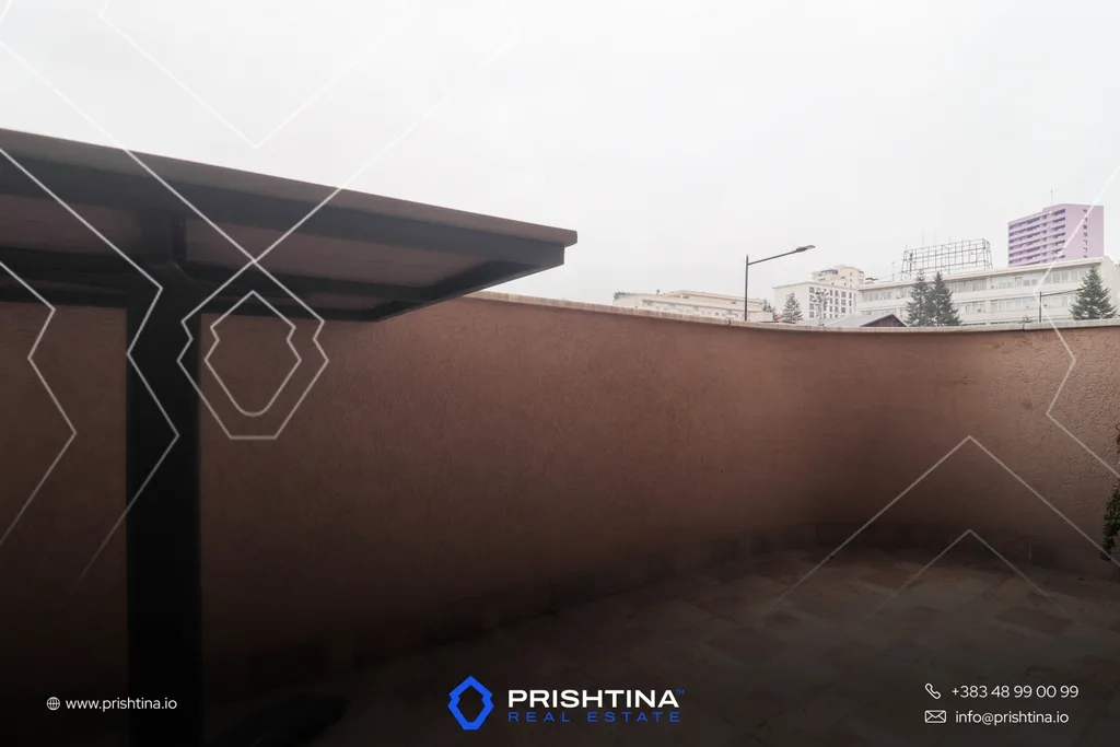 Kat shtëpie me qira 170m² në Aktash