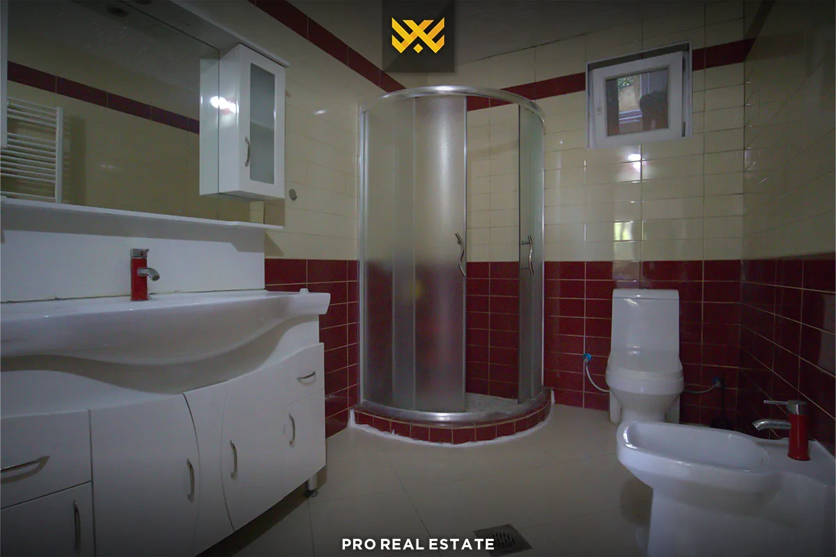 Shtëpi 240m² me #QIRA në Bregun e Diellit
