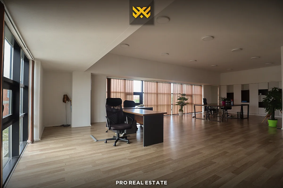 Depo 1300m² për #SHITJE në Magjistralen Prishtinë - Mitrovicë.