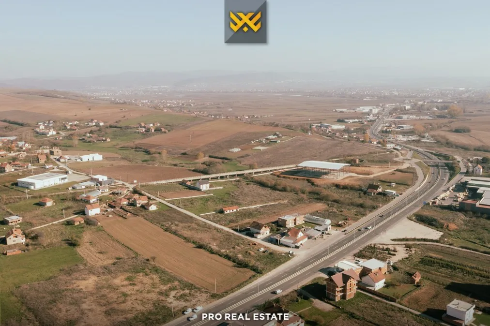 Depo 1300m² për #SHITJE në Magjistralen Prishtinë - Mitrovicë.
