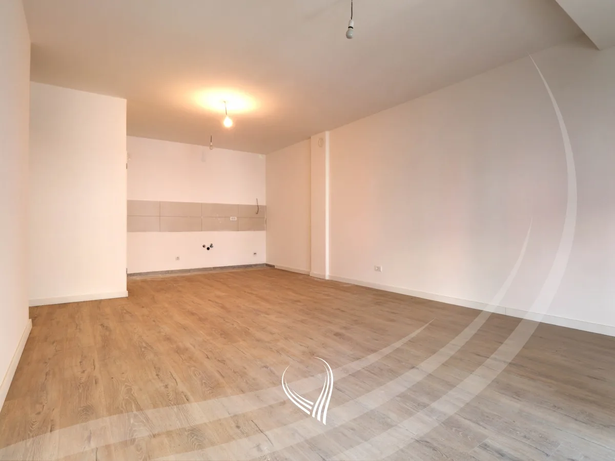 Banesë me 2 dhoma gjumi për shitje në lagjen Mati 1 – Kodrina