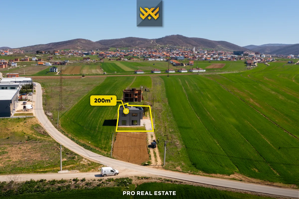 Shtëpi 200m² për #SHITJE në Bërnicë të Poshtme
