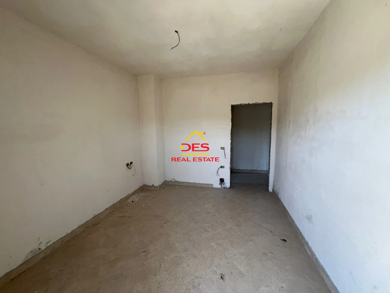 Shitet apartament 2+1 në rrugën dush strati,vlorë